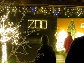 Kilometry světelných řetězů a tisíce barevných světýlek zdobí Jihočeskou zoologickou zahradu Hluboká nad Vltavou do 9. ledna 2022.