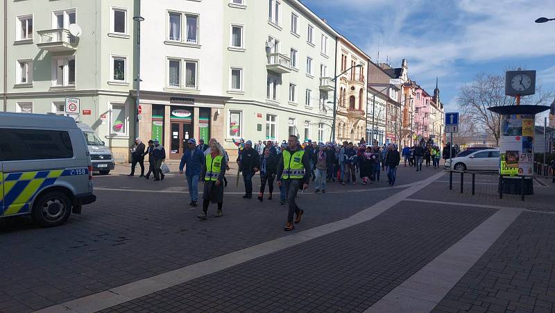 Fanoušky Baníku přivítala v Budějovicích na nádraží policie.