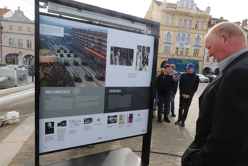 V Českých  Budějovicích začala putovní výstava Totalita: Multimediální průvodce 1948-89.