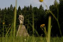 V Trocnově, kde se narodil, má Jan Žižka památník. Jihočeské muzeum otevře v areálu 19. června novou stálou expozici.