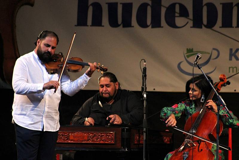 Jaroslav Svěcený a Cigánski Diabli zahájí festival Jihočeské Nové Hrady společným koncertem.