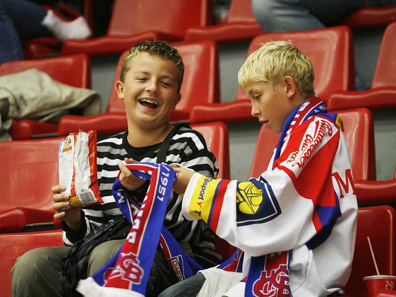 Hokejová extraliga v Českých Budějovicích má příznivce ve všech věkových kategoriích.