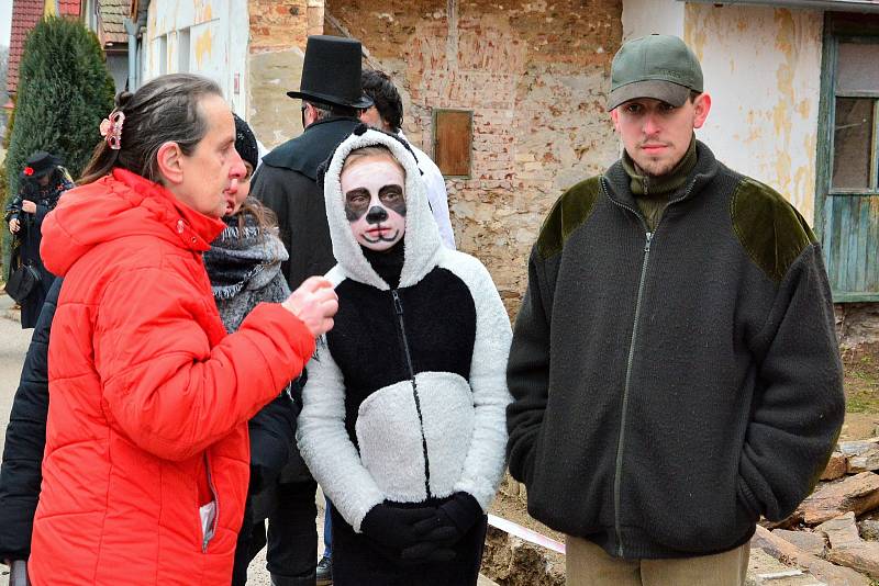 Masopustní obchůzka masek Podskalím v Týně nad Vltavou.