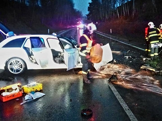 Tragická nehoda na silnici z Českých Budějovic do Českého Krumlova.