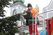 Zdobení vánočního stromu v Českých Budějovicích