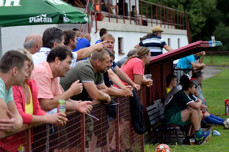 V Dívčicích se na sobotním memoriálu Václava Kuráže utkaly čtyři týmy.