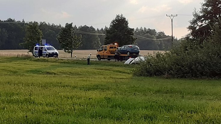 Nehoda dvou osobních aut nad Lišovem na I/34.