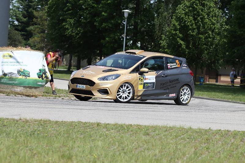 Rallye Český Krumlov má za sebou první etapu