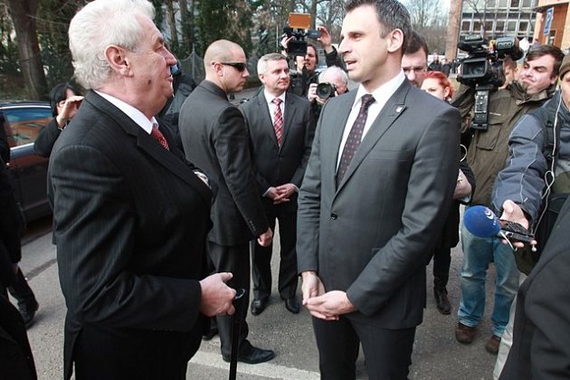 Třídenní návštěvu jižních Čech zahájil Miloš Zeman v pondělí dopoledne na krajském úřadu.