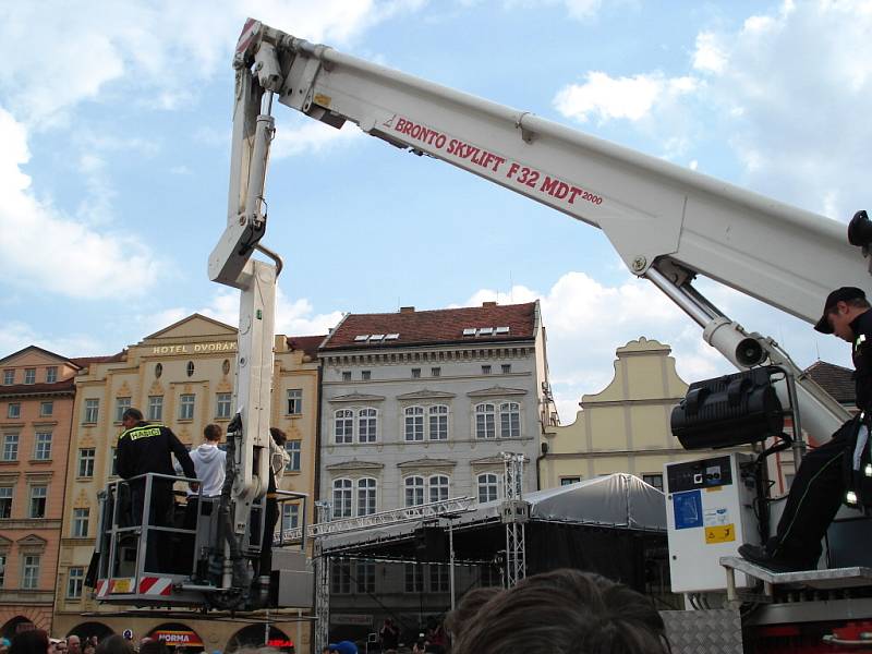 Panika na českobudějovickém náměstí Přemysla Otakara II. propukla při soukromé akci, kterou pořadatel nezvládl.