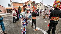 V Ločenicích na Českobudějovicku chodí o masopustu hned dvě party koledníků. Kromě klasické "velké" koledy, chodí od domu k domu "malá" koleda mladších kluků.