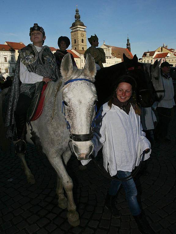 Třináctiletý Jiří Komberec ztvárnil jednu z hlavních rolí při včerejším zahájení Tříkrálové sbírky.
