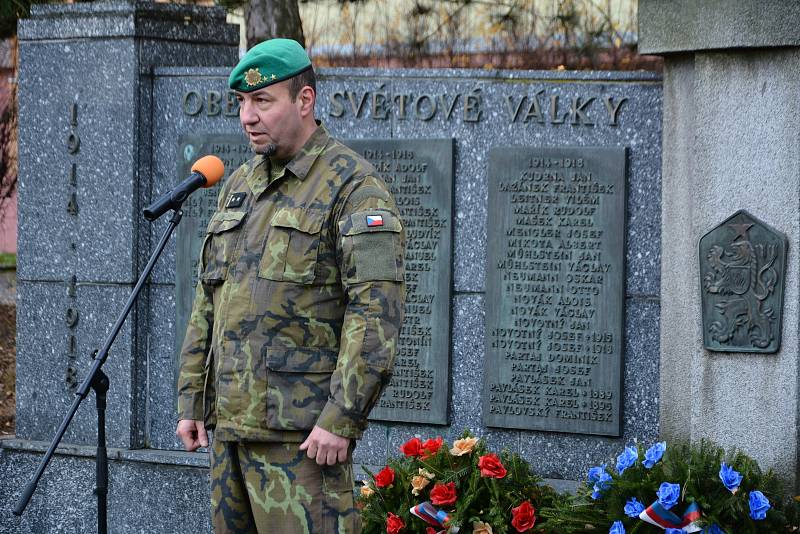 Pietní vzpomínkovou akci u příležitosti Dne válečných veteránů uspořádal v sobotu Spolek bývalých vojáků Veteráni v Týně nad Vltavou.