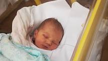 Nikola a Tomáš Havlíkovi z Chrobol jsou rodiči novorozené Emílie Havlíkové. Narodila se 12. 4. 2020 v 17.46 h. Váha po porodu ukazovala 2,92 kg. Foto: archiv rodiny