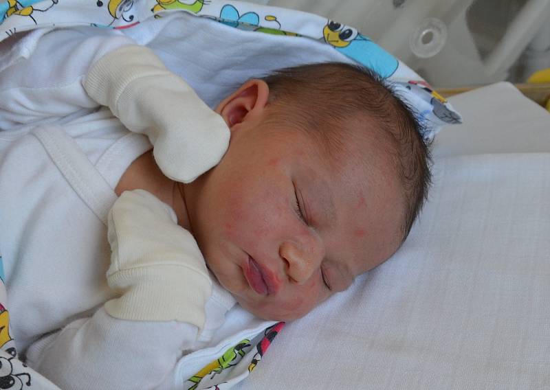 Veronika Ťoupalová z Řepeče. Dcera Aleny Tejfarové a Milana Ťoupala se narodila 2. 6. 2022 v 0.35 hodin. Při narození vážila 4000 g a měřila 52 cm. Doma se na ni těšila sestřička Petra (3).