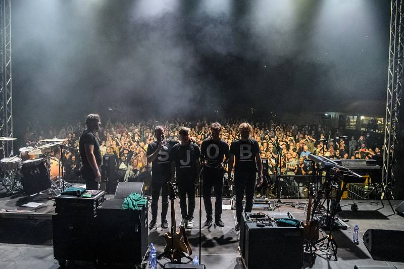 Koncert kapely Tata Bojs v Českém Krumlově si  návštěvníci jaksepatří užili. Foto: Pavel Sojka