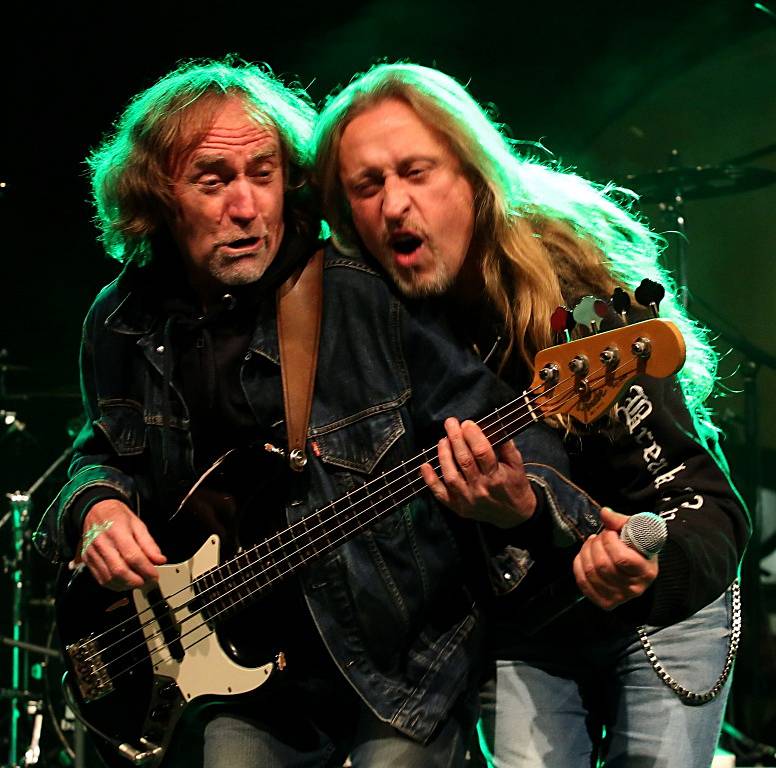 Na Svatováclavských slavnostech v Českém Krumlově hrála 26. září rocková Supergroup. Na snímku Vladimír Guma Kulhánek a Kamil Střihavka.