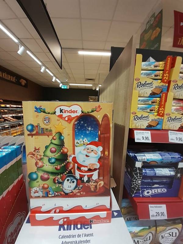 Vánoce začaly v jihočeských obchodech o dva měsíce dříve. Snímek je z Třeboně.