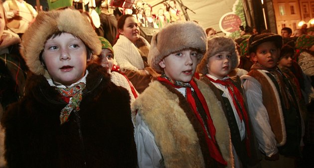 Akce Česko zpívá koledy se na českobudějovickém náměstí uskuteční 10. prosince od 18 hodin.