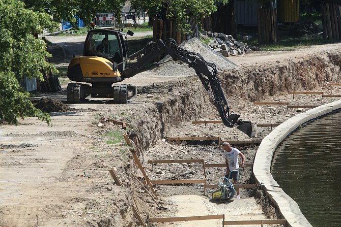 Rekonstrukce parku v českobudějovické Dukelské ulici.