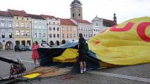 Čtyři horkovzdušné balony vzlétly ve čtvrtek v ranních hodinách z českobudějovického náměstí Přemysla Otakara II.