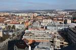 Zvětšené a modernější obchodní centrum na budějovické Pražské třídě se otevře koncem října.