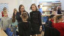 Nadační fond Jihočeské naděje rozdělil výtěžek letošního Kabelkového veletrhu mezi pět talentovaných dětí.