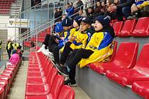 Hokejové finále krajské hokejové ligy plné dětí