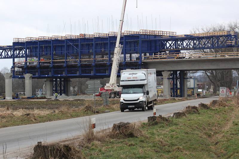 Plným tempem pokračuje výstavba obchvatu Českých Budějovic.