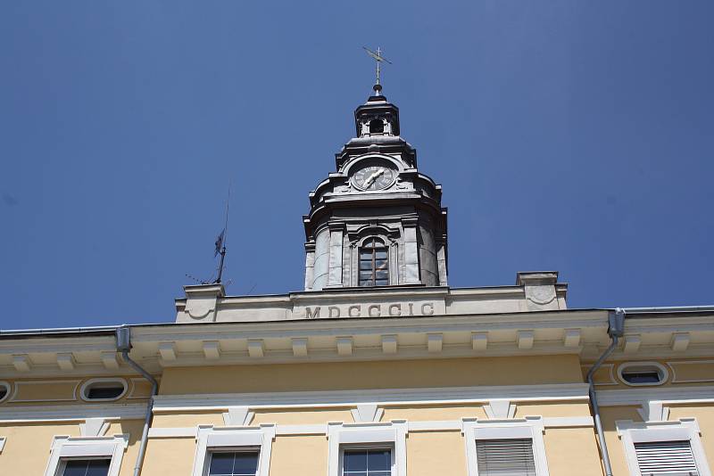 Budova dolního areálu českobudějovické nemocnice dýchá dlouhou historií.