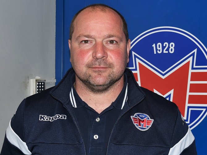 Asistent trenéra hokejistů Madeta Motoru Roman Fousek.