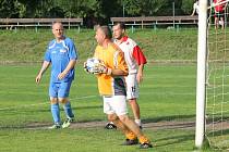 Staří páni Slavie ČB zdolali ve finále turnaje Mladé na penalty a pohár zůstal u Malého jezu. 