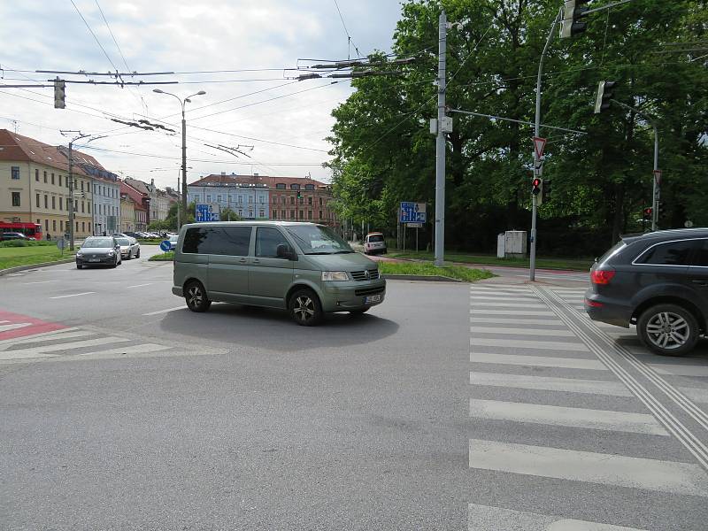 Nejvíce nehod v kraji se za poslední dva roky stalo přímo v centru Českých Budějovic. I malé šťouchnutí v jihočeské metropoli může způsobit dopravní peklo.