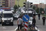 Záměr střetnout se s romskými obyvateli českobudějovického sídliště Máj policisté v sobotu účastníkům protiromské demonstrace překazili razantním zásahem.