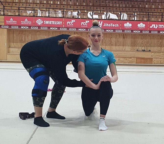 Finské trenérky učí gymnastiku v České republice