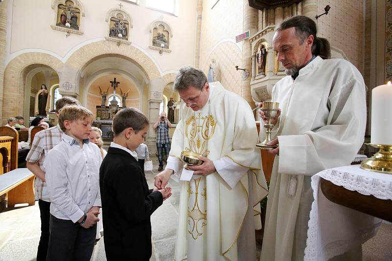 V Hosíně obnovili po osmdesáti lety tradici průvodu Božího těla.