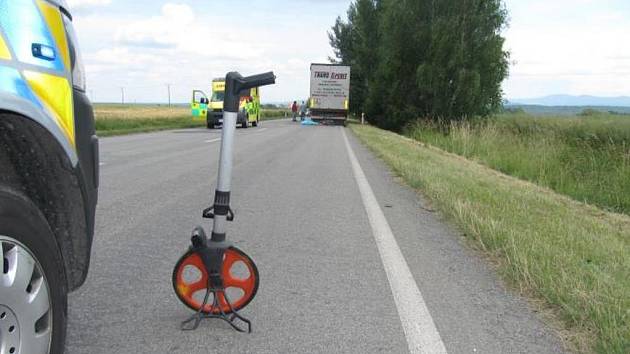 Nepozornost je pravděpodobnou příčinou smrti 53letého cyklisty u Ledenic na Budějovicku.