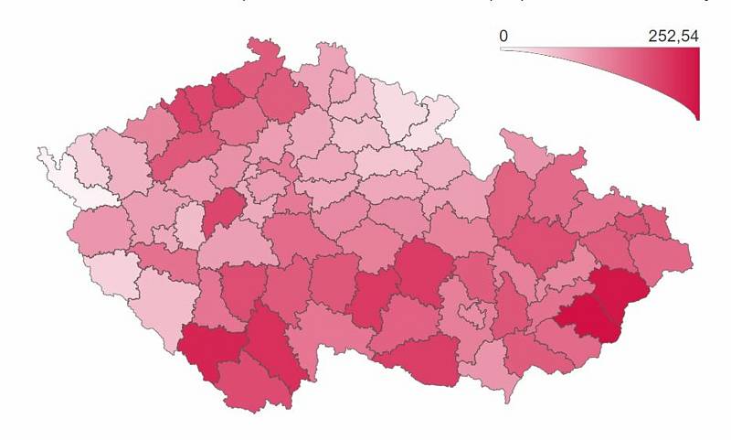 Počet lidí z potvrzeným covidem na 100 tisíc obyvatel k 1. květnu 2021. Jak je vidět z mapy, Prachaticko teď patří mezi nejhůř zasažené okresy.