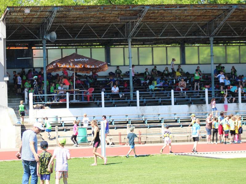 Sokol České Budějovice pořádal ve čtvrtek 18. května Štafetový pohár. Krajského finále se zúčastnilo kolem tří set dětí.