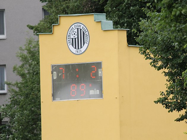 České Budějovice - Poslední zápas byl takový, jako celá jarní sezona. Lokomotiva porazila na svém hřišti Čtyři Dvory 7:2 a chystá veselou dokopnou, hostům se jaro nepovedlo. V českobudějovickém derby Loko ČB - SK Čtyři Dvory 7:2.