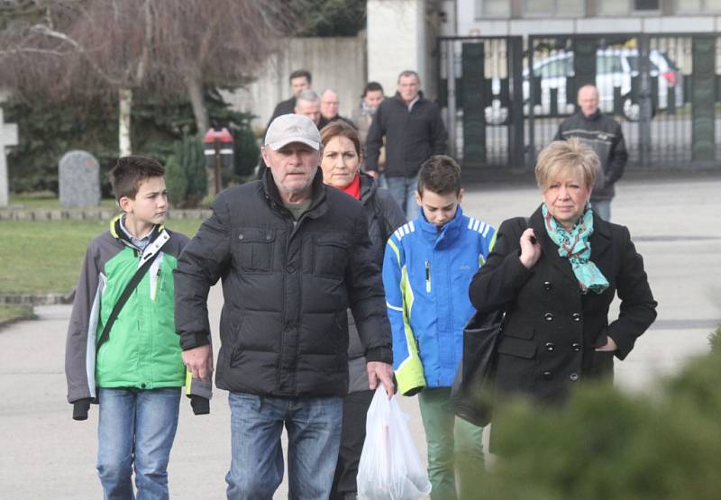 Zpěvák Standa Drobek Schwarz měl 22. prosince pohřeb na hlavím hřbitově v Českých Budějovicích. Zemřel 11. prosince 2014, bylo mu 57 let. Rozloučit se s ním přišly stovky lidí.