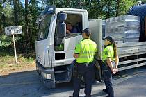 Celníci z jižních Čech se v počtu zadržených registračních značek řadí na první příčky v celorepublikovém srovnání. Provádí i důležité vážení a odhalování přetížených kamionů.