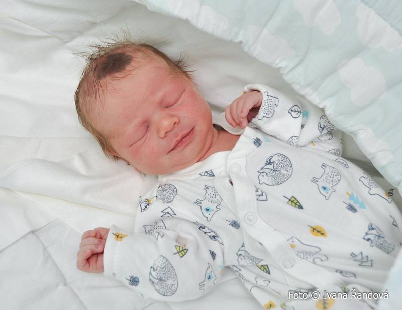Adam Doul, Nahošín. Syn Kristýny a Tomáše Doulových se narodil 22. 12. 2022  v 15.44 h. Vážil 3 kg. Doma se něj těšili sourozenci Terezka (9) a Tomášek (6).