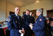Hasičský záchranný sbor ČR udělil nejlepším jihočeským profesionálním hasičům služební medaile HZS ČR.