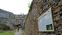 Helfenburk je zřícenina hradu asi 5,5 kilometru od Bavorova
