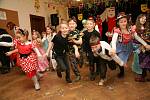 Nizborskou školu oživil divoký taneční rej v maskách