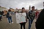 Českobudějovičtí středoškoláci se připojili k celosvětovému studentskému demonstrování za to, aby se politici více starali o zdraví naší planety.