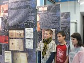 Výstavy v českobudějovickém planetáriu pravidelně oslovují návštěvníky. Na snímku expozice o vědě v době Rožmberků.
