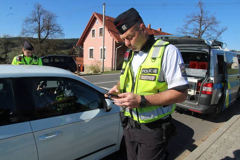 Policejní akce v Žárovné.