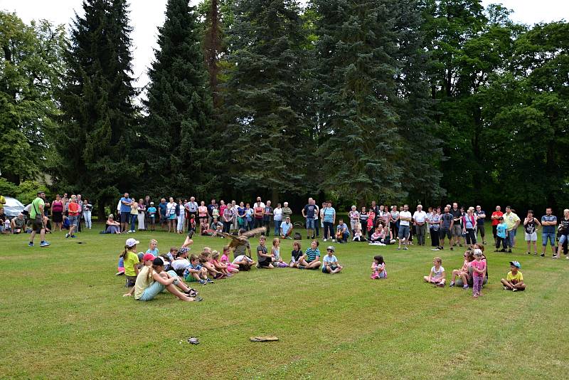 Sobotní Den ochrany přírody, myslivosti, rybářství a včelařství v Nových Hradech.